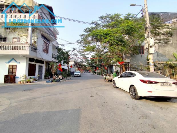 Bán đất phân lô ngõ 15 Khúc Thừa Dụ, 90m, MT 4.5, đường 15m, GIá 62 tr/m - 2