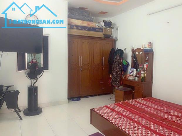 Hàng Thơm Bán nhà liên khu 5-6 ngay chợ 54m2 hẻm 6m ,4 Tầng Nhỉnh 4 Tỷ - 2