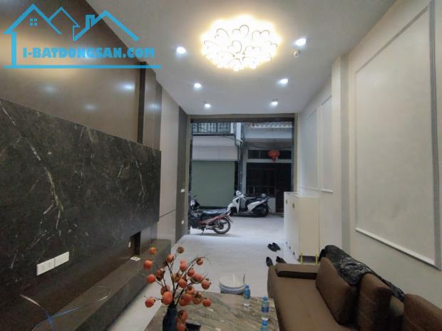 Duy nhất 1 căn 42m*5 tầng thang máy, full nội thất đẹp lung linh ôtô 7 chỗ đỗ cửa. - 1