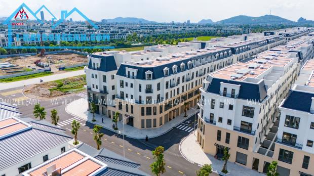 BÁN NHÀ PHỐ 5 TẦNG MỚI XÂY TRUNG TÂM THANH HÓA, 80MV 4,7 TỶ SỔ SẴN NHẬN NHÀ Ở NGAY