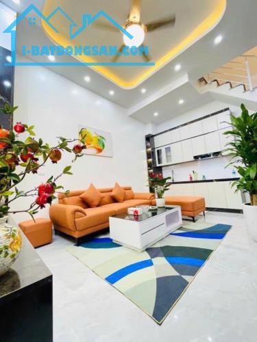 NHÀ ĐẸP NGUYỄN TRÃI - TRUNG TÂM QUẬN THANH XUÂN CỰC TIỆN ÍCH - CÁCH PHỐ 200M