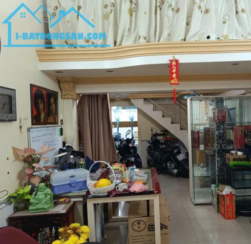 BÁN NHÀ HẺM XE TẢI KHU KIỀU ĐÀM,QUẬN 7,42M2,3 TẦNG.CHỈ 5.X TỶ