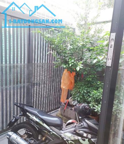Nhà Ngon Đẹp 4 tầng đúc, Nguyễn Hồng Đào, Tân Bình, 4.3x16m, 70m2, nhỉnh 9 tỷ TL