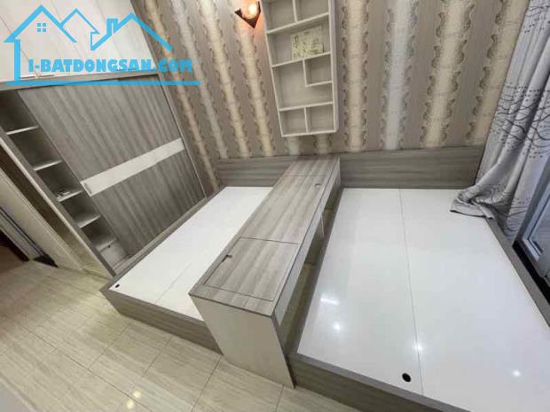 _Bán Nhà Gần Hoàng Diệu , Quận 4 , 5 Tầng , 30m2 , Nhỉnh 5 Tỏiii . - 2