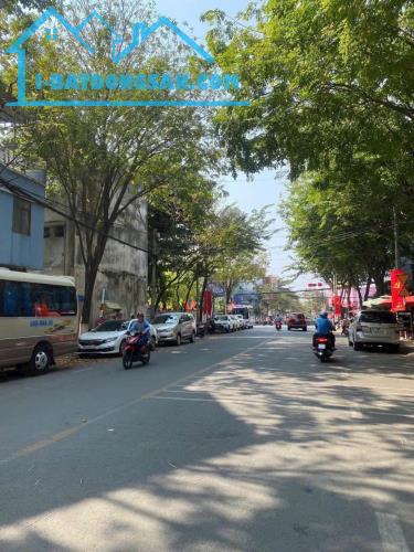 CHỦ GỞI BÁN ĐẤT (LÔ GÓC 2 MẶT TIỀN) SAU LƯNG TRƯỜNG TIỂU HỌC QUANG VINH. GIÁ CHỈ 2,3 TỶ