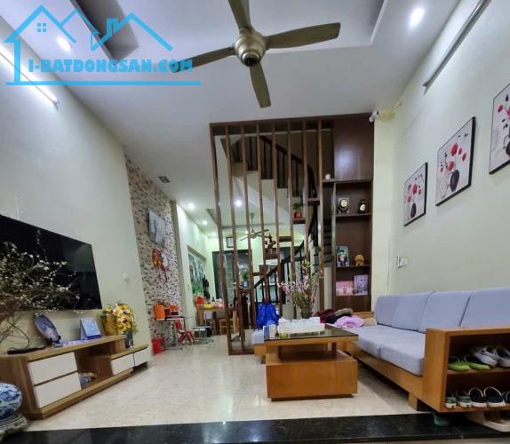 BÁN NHÀ ĐÀM QUANG TRUNG - ĐỐI DIỆN AEON MALL - NGÕ THÔNG - 15 PHÚT VÀO TRUNG TÂM