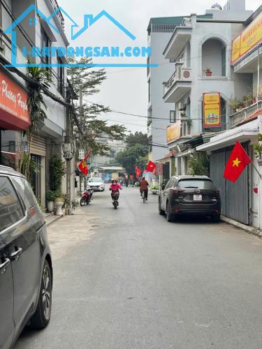 Bán nhà phố Lạc Long Quân, 90m2 MT 5m, gara 2 chiếc SUV, giá bán 2x tỷ