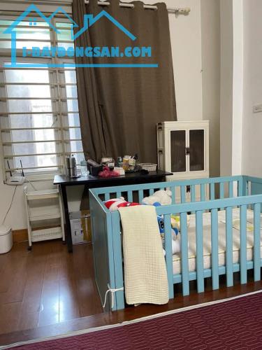 Cho thuê nhà ngõ ba gác phố Lương Khánh Thiện Hoàng Mai 35m x 4 tầng, giá 11tr/tháng - 2