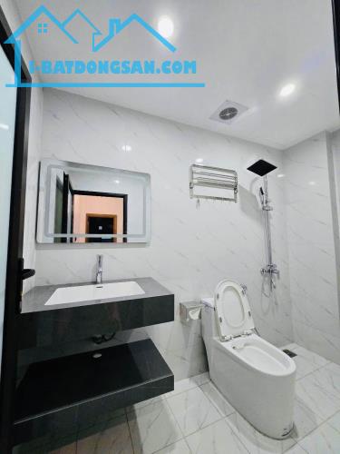 Bán Nhà Hoàng Hoa Thám 37m2 5 tầng MT 3,6m 8.x tỷ - Nhà đẹp - Nội Thất Xịn - Ô TÔ Đỗ 5m