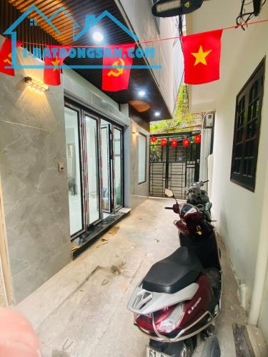 BÁN NHÀ ĐỘI CẤN 36M2- 5 TẦNG DÂN XÂY SỔ ĐỎ CHÍNH CHỦ, GIÁ 8.2 TỶ TL