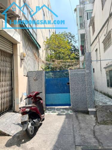 Nhà 5 tầng hẻm 500 đường Đoàn Văn Bơ P14Q4