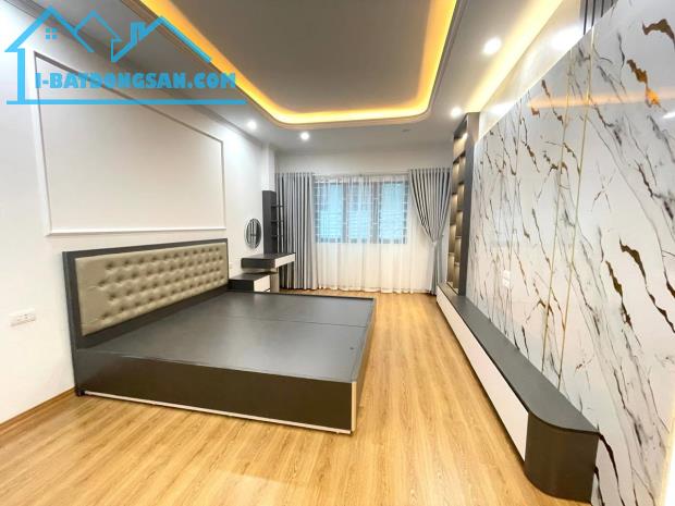Bán nhà Định Công Thượng, Hoàng Mai, 37m2, 5 tầng, thang máy, full nội thất, 9.35 tỷ - 2