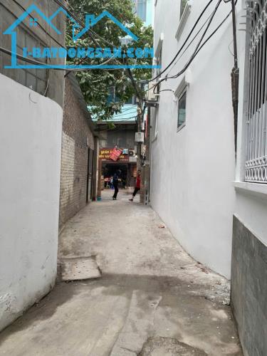 Bán nhà Định Công Thượng, Hoàng Mai, 37m2, 5 tầng, thang máy, full nội thất, 9.35 tỷ