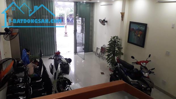 Cho thuê nhà nguyên căn 3 tầng 5 phòng ngủ kiệt ô tô Lưu Quang Thuận - 2