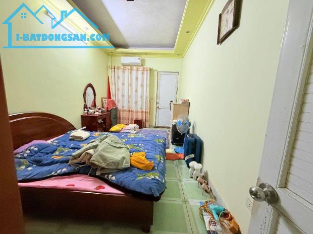 Bán nhà P. Kim Giang, HN, DT 36 m2 m2, 5 tầng, giá bán 8.3 tỷ 🔥Mô tả: ☀️ Nhà khu vưc đi l - 3