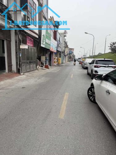 Nhỉnh 3,5 tỉ có nhà Lâm Du , Quận Long Biên, mua đất tặng nhà giá  đầu tư - vị trí siêu đẹ
