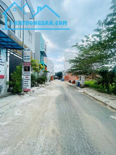 Gấp bán nhà Hồ Văn Long gần trường THPT Bình Tân hẻm 7m 56m2,4Tầng Nhỉnh 4 tỷ