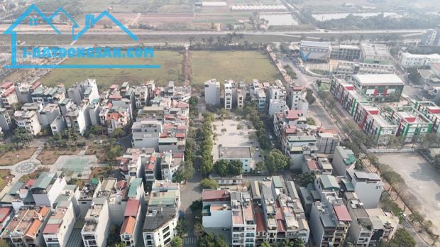 Cần bán 90m2 đất TĐC Giang Biên, Long Biên. Đối diện vườn hoa, xung quanh bạt ngàn tiện íc