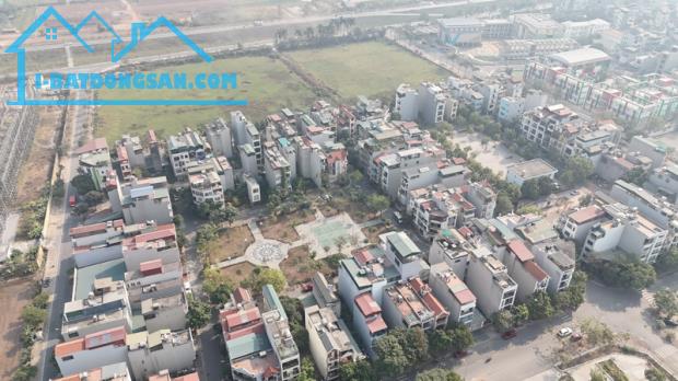 Cần bán 90m2 đất TĐC Giang Biên, Long Biên. Đối diện vườn hoa, xung quanh bạt ngàn tiện íc - 5