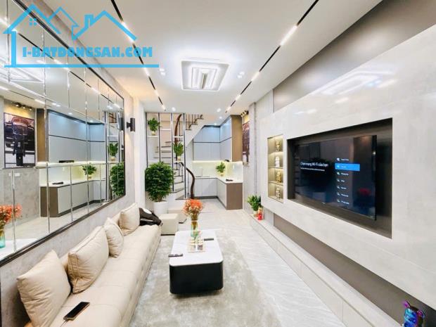 BÁN NHÀ ĐẸP KENG TÂY HỒ - BA BƯỚC CHÂN RA ĐƯỜNG Ô TÔ - TẶNG NỘI THẤT
