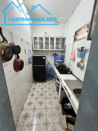 Cho thuê căn hộ Tập thể tầng 3, 70m2, 2 tầng, 2 ngủ, 1 vệ sinh, 5 Triệu/tháng - 3