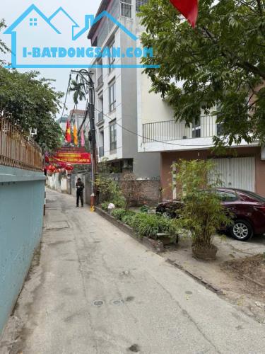 BÁN NHÀ TÂY HỒ -  NGÕ BA GÁC PHI - BA BƯỚC CHÂN RA ĐƯỜNG Ô TÔ TRÁNH NHAU - 1