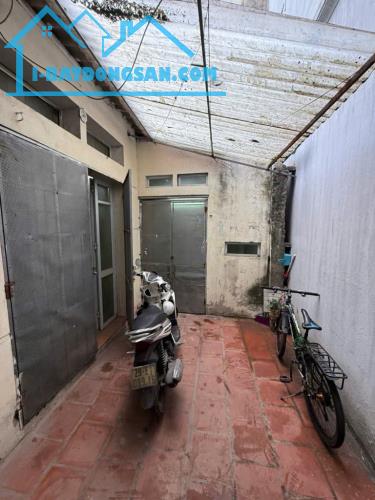 BÁN NHÀ TÂY HỒ -  NGÕ BA GÁC PHI - BA BƯỚC CHÂN RA ĐƯỜNG Ô TÔ TRÁNH NHAU - 3