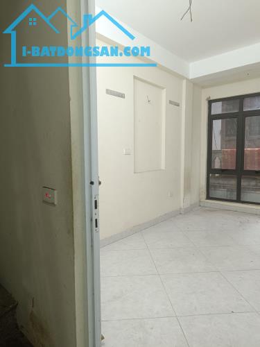 Bán nhà riêng dòng tiền đỉnh Phố Linh Quang 5 tầng, 40m2, 8 ngủ, 4 vệ sinh, 7.6 tỷ