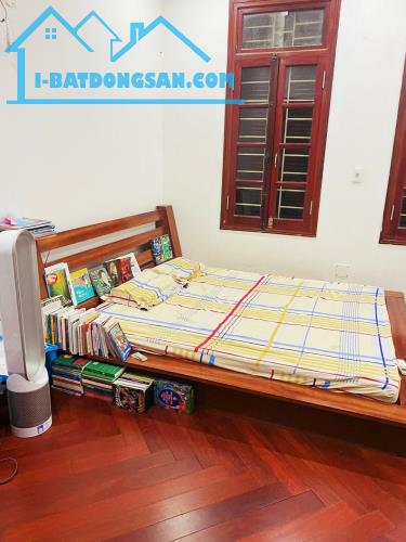 Bán nhà Chùa Quỳnh, 41m2, 4 tầng, mặt tiền 12m, 12.7 tỷ, ô tô tránh, nhà đẹp ở luôn