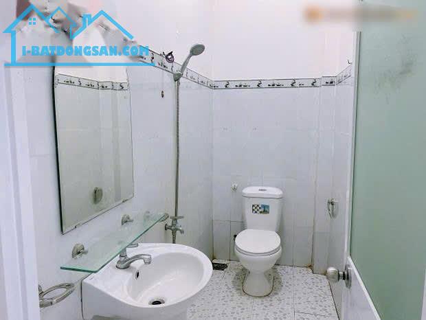 Cho thuê nhà khu đô thị Thịnh Gia, 3 triệu/tháng, 72 m2, 2 pn, 1 wc, 1 bếp, 1 phòng khách - 2