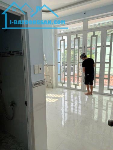Nhà cần bán gấp ngay trung tâm Tân Phú, kinh doanh tốt.