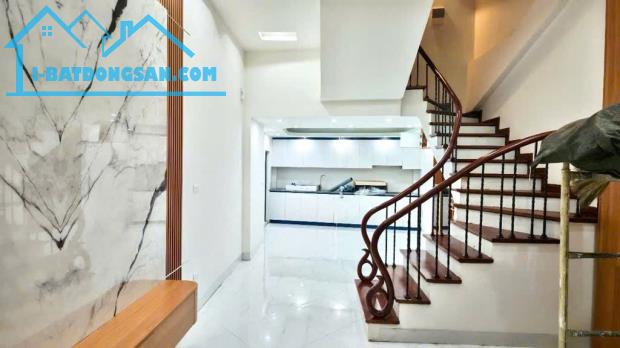 HẠ GIÁ KHẨN CẤP - HƠN 6 TỶ - 45M NHÀ NGỌC THỤY, SIÊU GẦN Ô TÔ , NGÕ THÔNG - 2