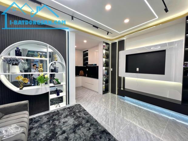 🎋🎋 NHÀ BÁN , GIÁP ĐƯỜNG PHAN XÍCH LONG, 3 TẦNG, BÌNH THẠNH . CHỈ 5,38 TỶ - 3