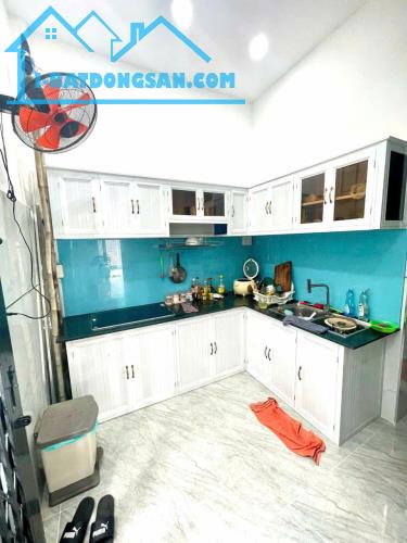 Mặt tiền đường 11, Lê Trọng Tấn vào 19/5,  4.3 tỷ - 2