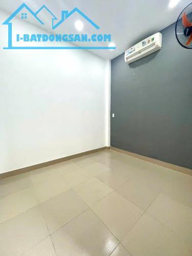 Mặt tiền đường 11, Lê Trọng Tấn vào 19/5,  4.3 tỷ - 5