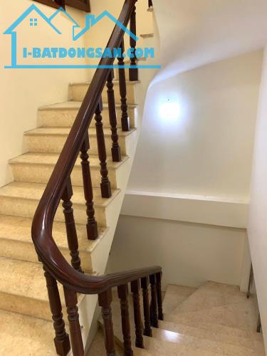 Cho thuê nhà ngõ ô tô Mạc Thái Tổ - Cầu Giấy 50m x 5T giá 25 triệu, vỉa hè, ô tô, nhà đẹp - 2
