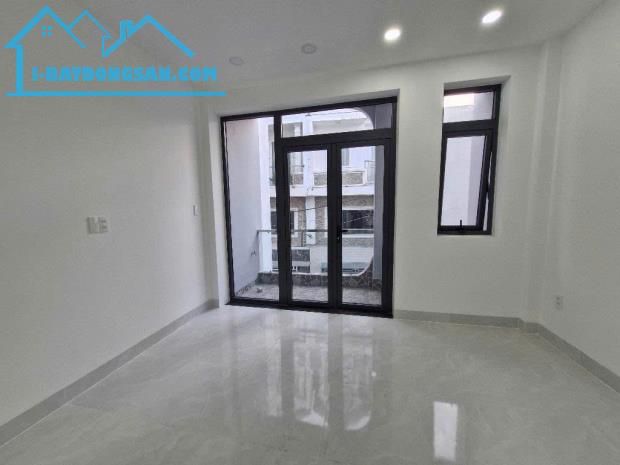 NHÀ 3 TẦNG ĐẸP,  P/LÔ, DT 51M2 x 3T BTCT, HẺM ÔTÔ 5M, TRƯỜNG THẠNH - 3