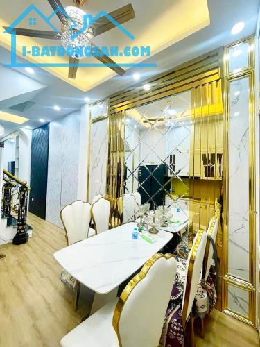 NHÀ ĐẶNG TIẾN ĐÔNG ĐẸP NHƯ CUNG ĐIỆN 45m2_RA MP 15m_OTO TRÁNH QUA CỔNG,NỘI THẤT XỊN 10,5TỶ - 1