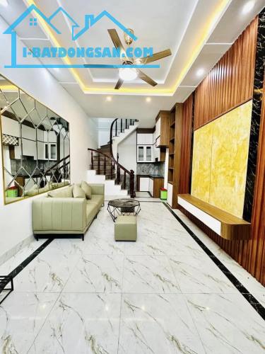 Lĩnh Nam - nhà phân lô mới , nội thất đầy đủ , dt 30M giá 4.75 tỷ sổ đỏ chính chủ - 1