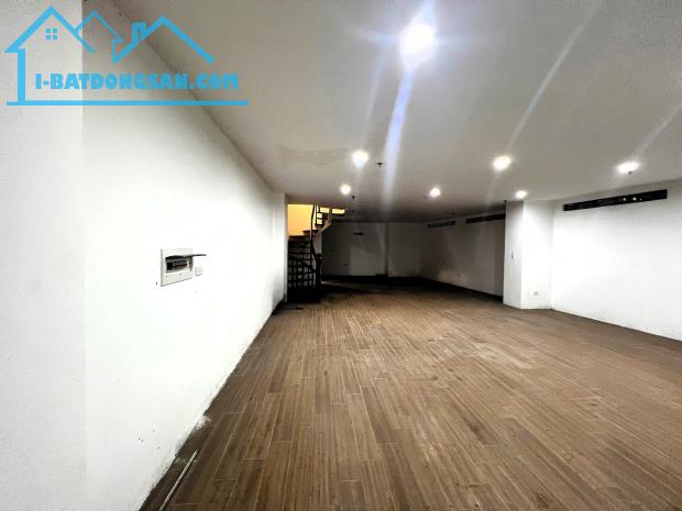 Shophouse chân đế 2 Tầng – Diện tích 200m2 - 20 Triệu/ tháng - 2