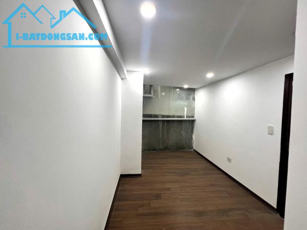 Shophouse chân đế 2 Tầng – Diện tích 200m2 - 20 Triệu/ tháng - 4