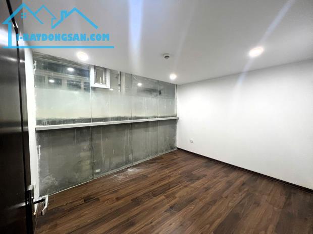 Shophouse chân đế 2 Tầng – Diện tích 200m2 - 20 Triệu/ tháng - 5