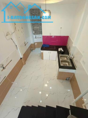 Bán nhà 2 tầng, đường lớn, ngay trung tâm quận 10, giá 4.8 tỷ - 2