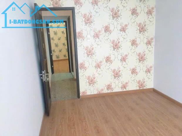 Bán nhà 2 tầng, đường lớn, ngay trung tâm quận 10, giá 4.8 tỷ