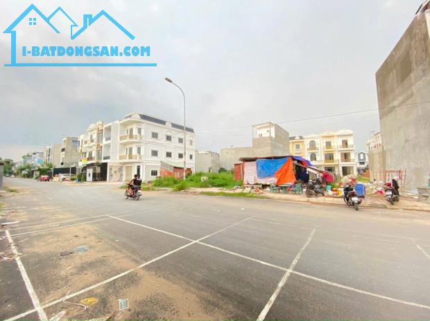 CHỈ CÒN SÓT 1LÔ DUY NHẤT (GÓC 2 MẶT TIỀN) KDC VIP CỔNG SAU CÔNG TY POUCHEN. GIÁ CHỈ 2,5 TỶ - 1