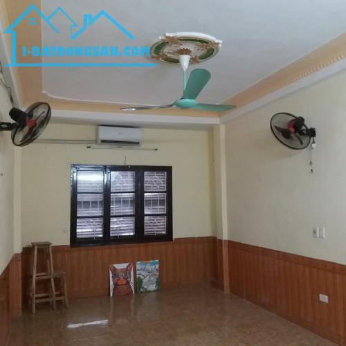 Cho thuê nhà ngõ 205 Bùi Xương Trạch 4 tầng, 50m2, 4 ngủ, ô tô vào nhà 14 Triệu