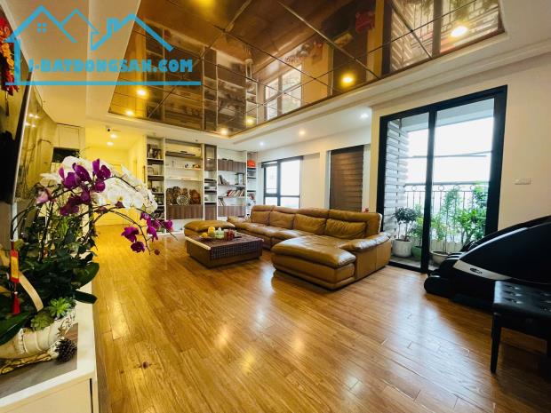 Bán căn hộ chính chủ tại Times City, Minh Khai, 265m2 có 5PN, 4WC - 4