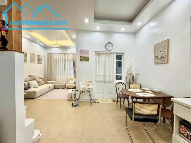 🏡 Biệt thự Hàn Quốc Quận Từ Liêm – Mặt ngõ ô tô, MT 5.7m, kinh doanh sầm uất, giá chỉ 8 - 2