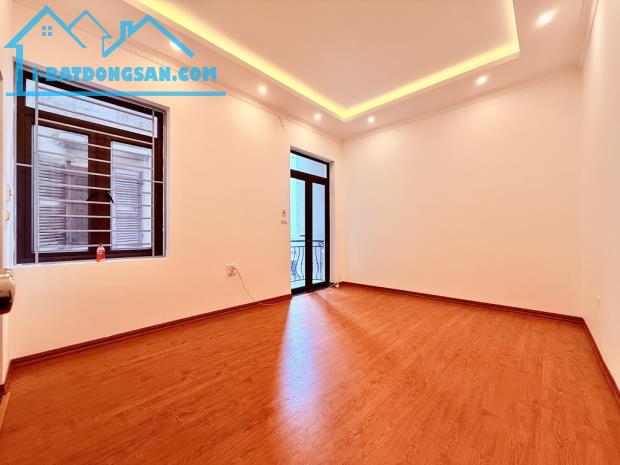 Vị trí nằm giữa đường #Ngã_4_Sở và #Thái_Hà #Chùa_Bộc - 2