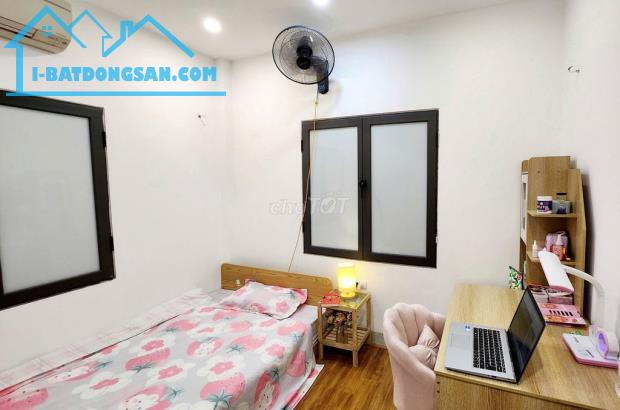 Cho thuê nhà riêng full đồ ở tầng 2 (cổng riêng) 56m2 3PN tại Tổ 17 ngọc thụy